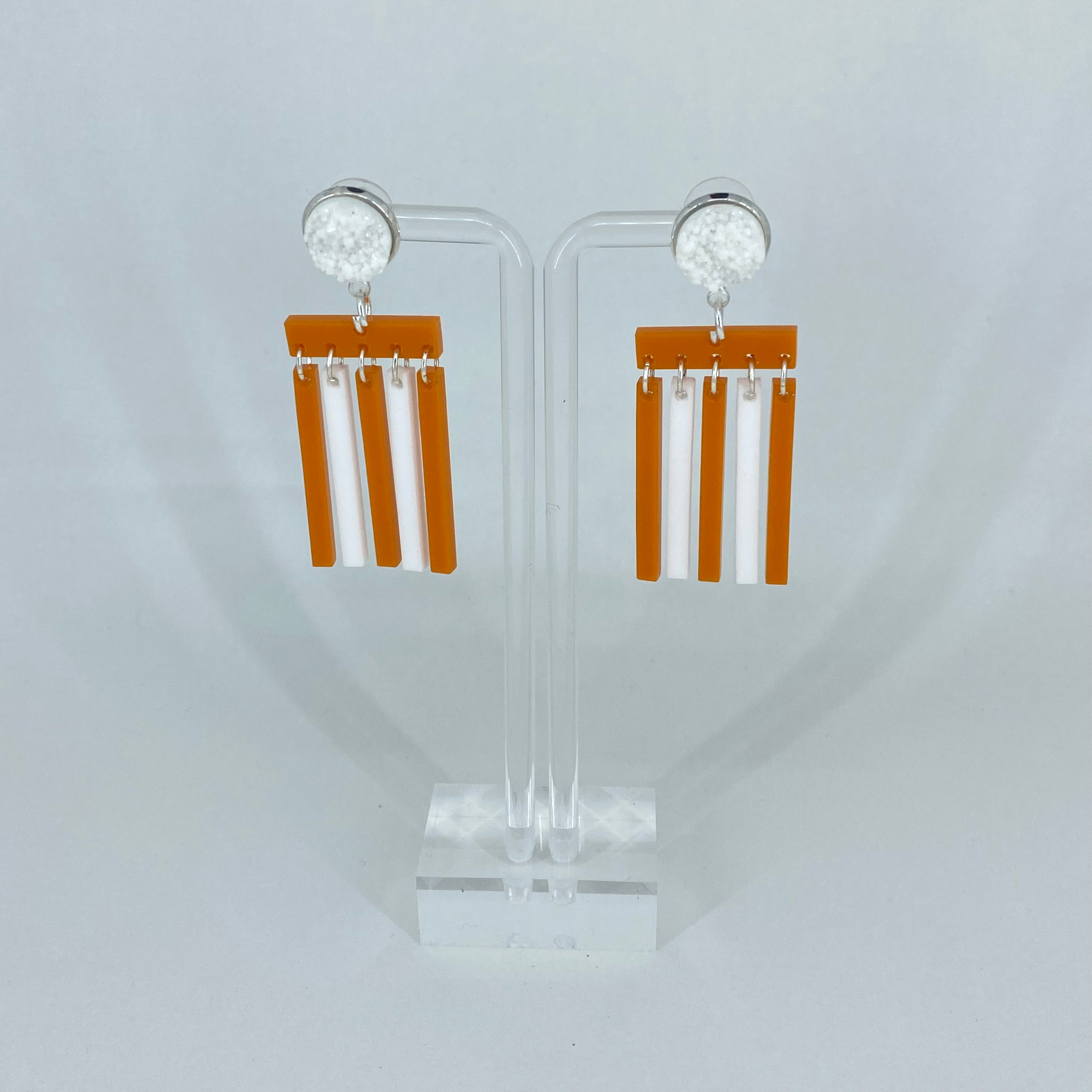 BURNT ORANGE/WHITE